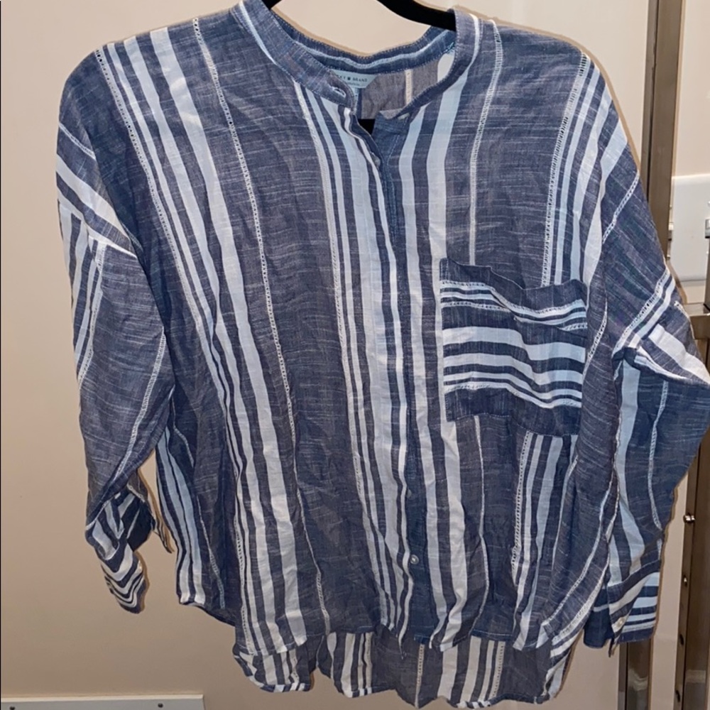 🌸EUC LUCKY BRAND vertical stripped button blouse